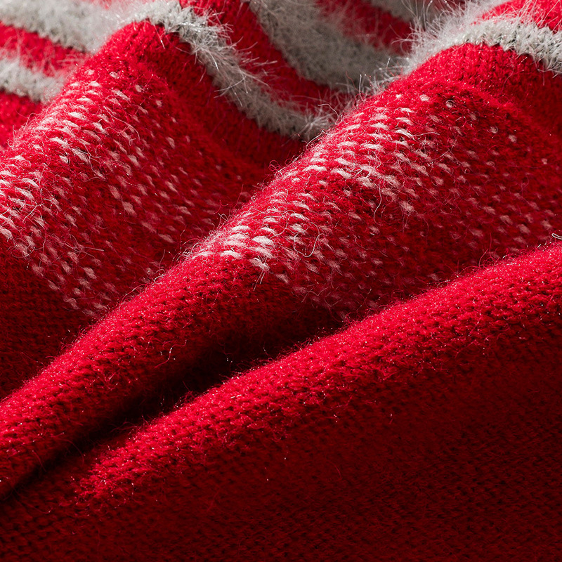 Abrigo oversize de punto jacquard con ribete de pelo a juego