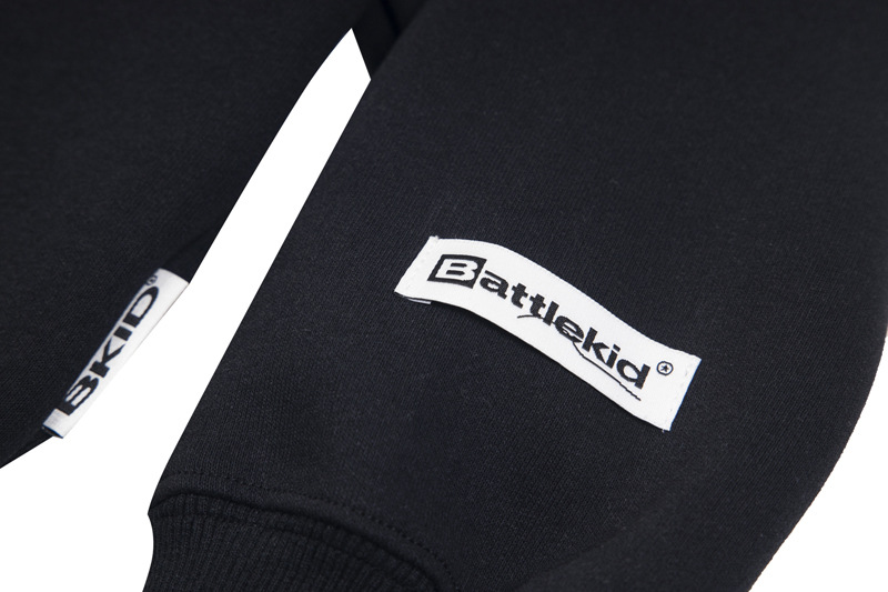 Sudadera con capucha de manga larga con tipografía urbana