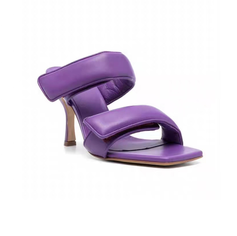 Stone patterned square toe irregular heel high heel slippers with a straight line and one foot kick