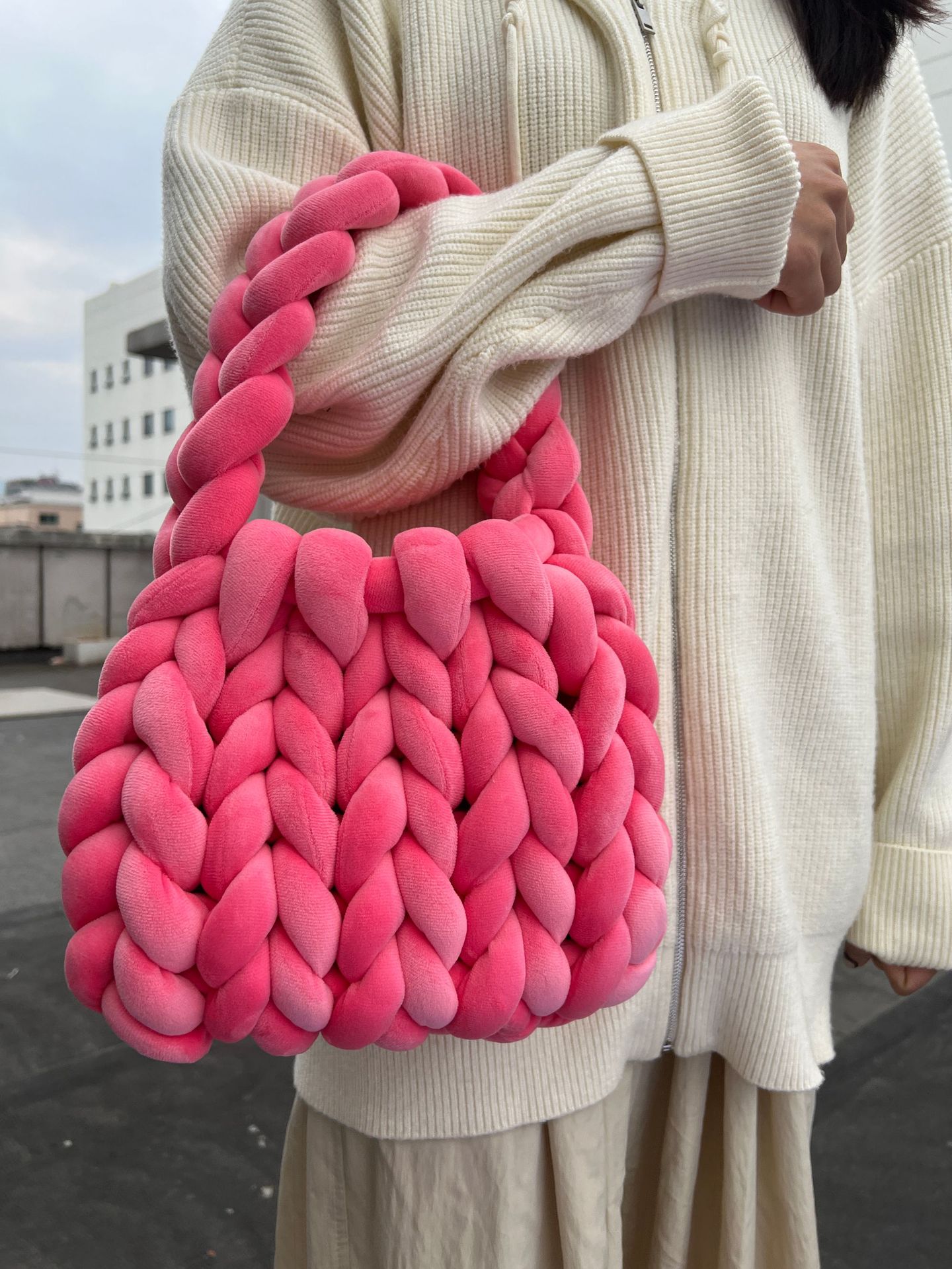 Bolso bandolera rectangular de terciopelo artesanal