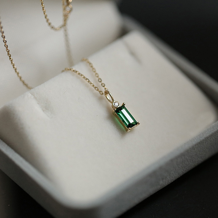 Collar de barra forestal de zirconia cúbica para mujer