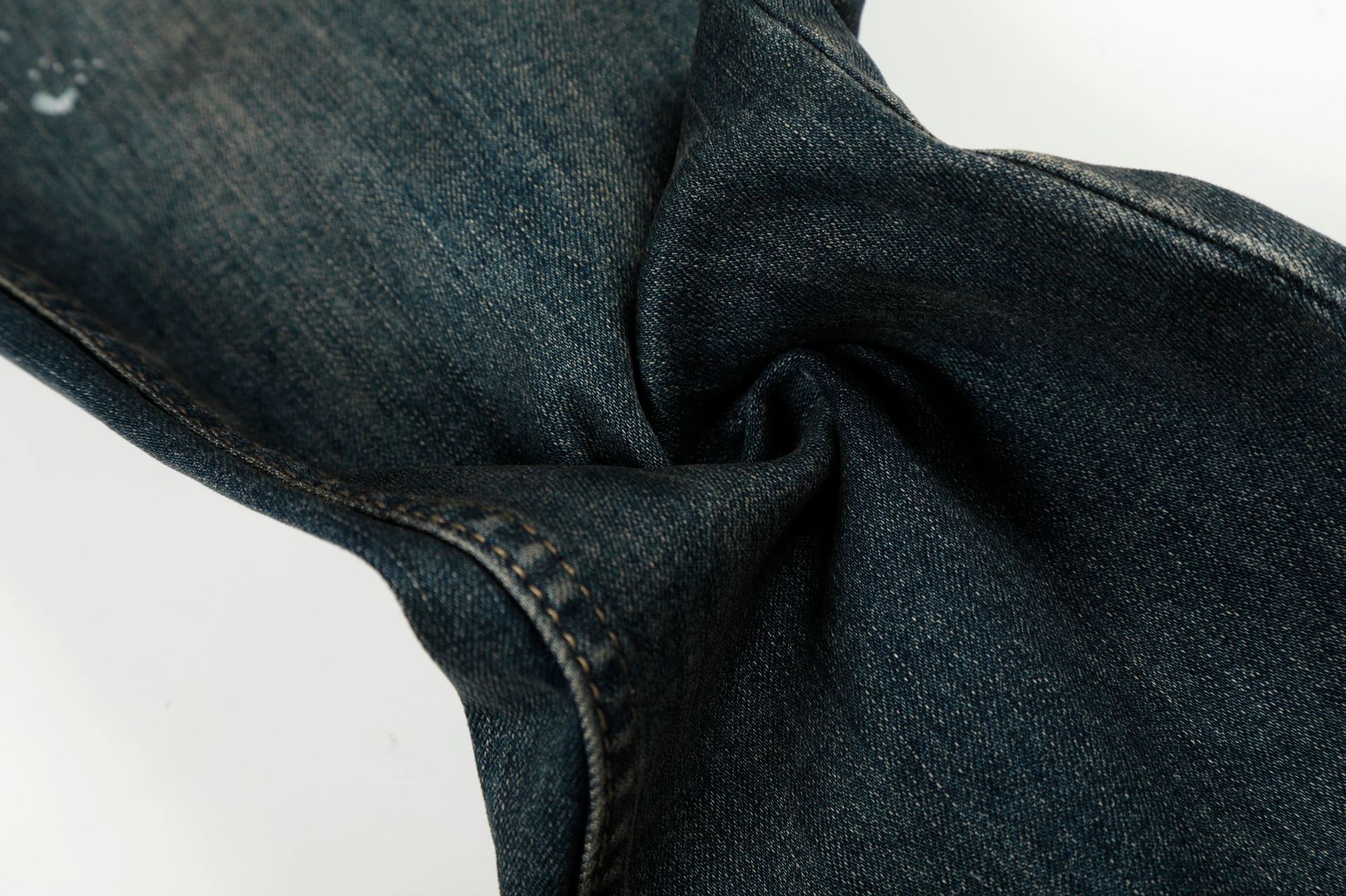 Urban Premium Pantalones acampanados ajustados con salpicaduras desgastadas
