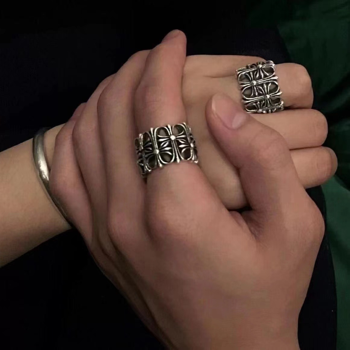 Anillo de crucifijo unisex