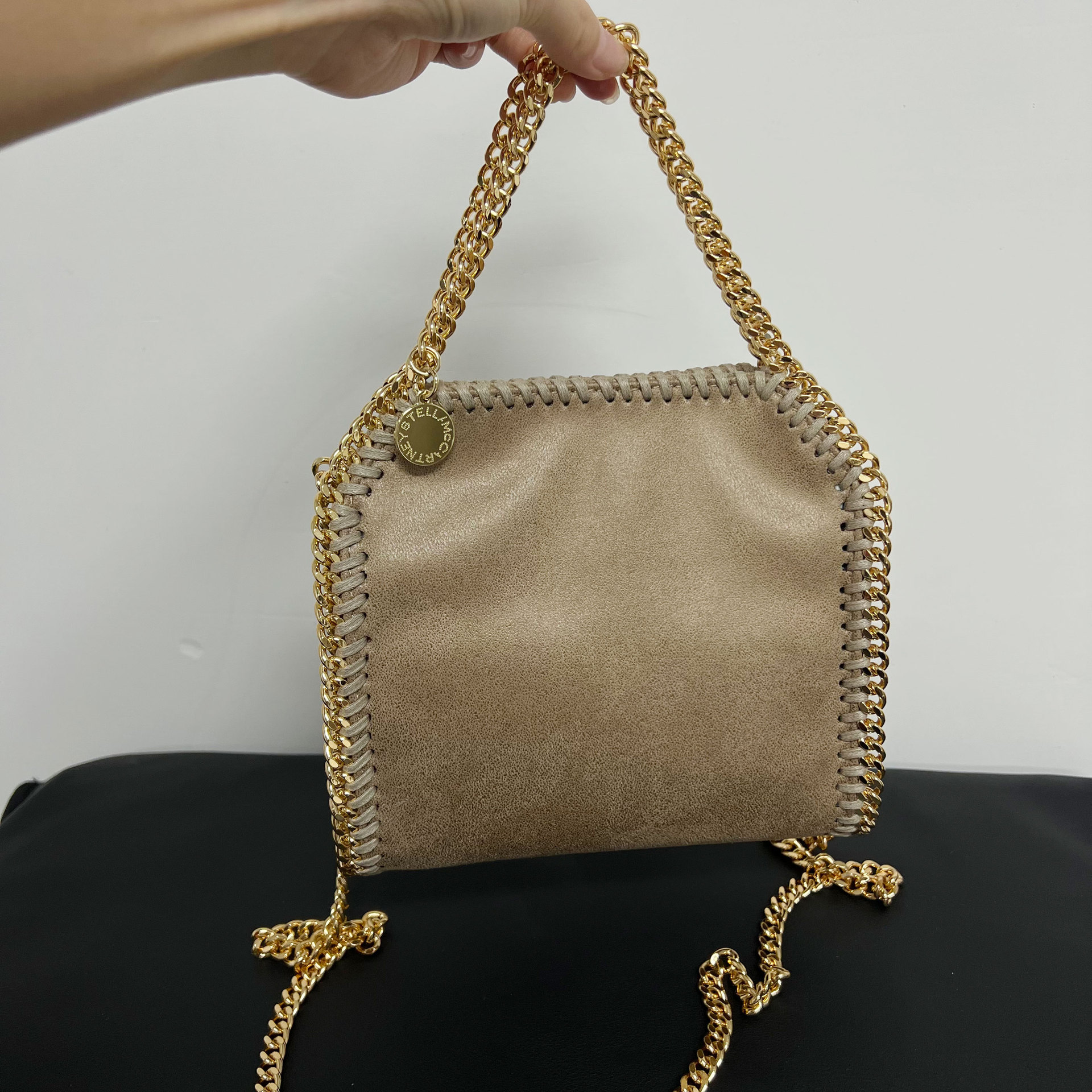 Bolso satchel para mujer con costura de diamante y eslabón