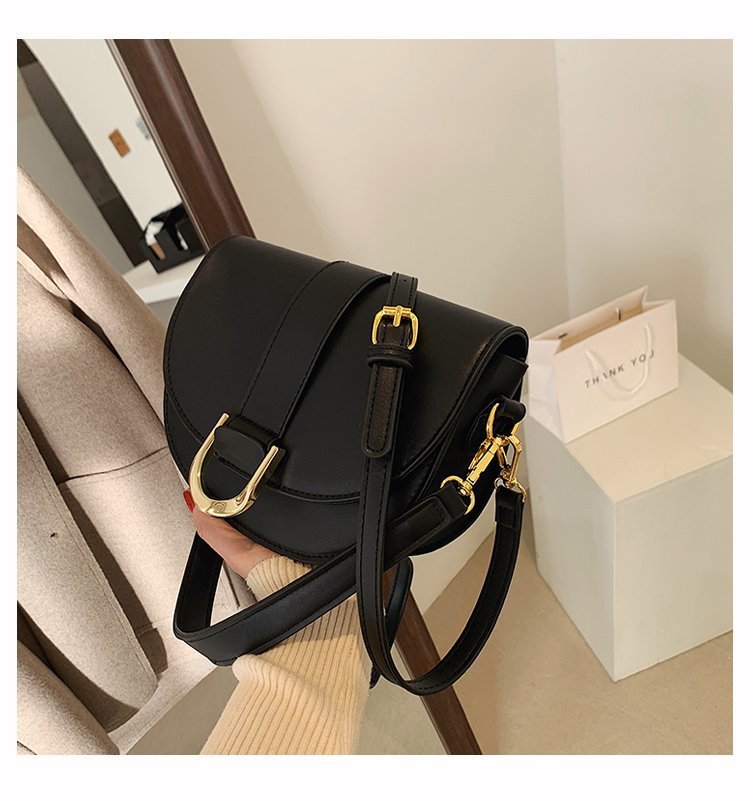 Mini bolso bandolera curvo de poliuretano