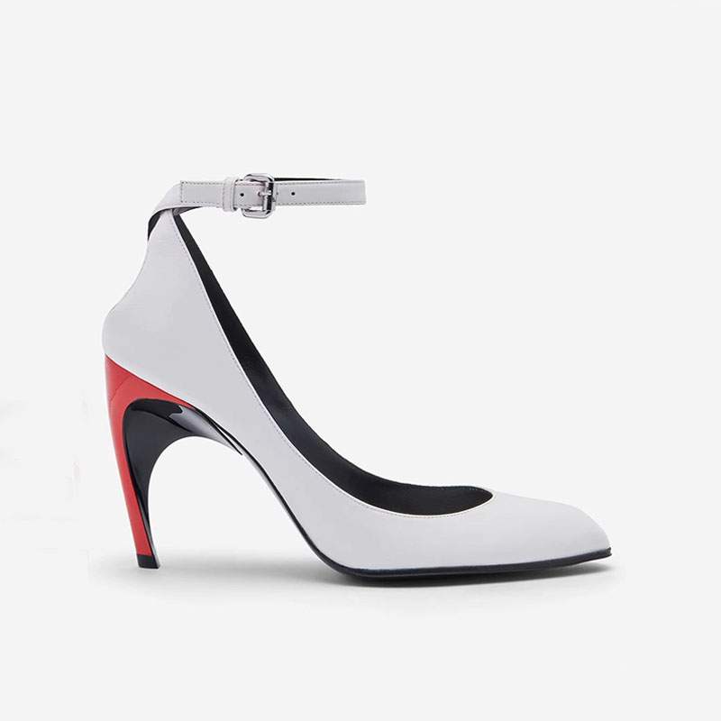 Zapatos de punta abierta marfil almendra con correa de contraste