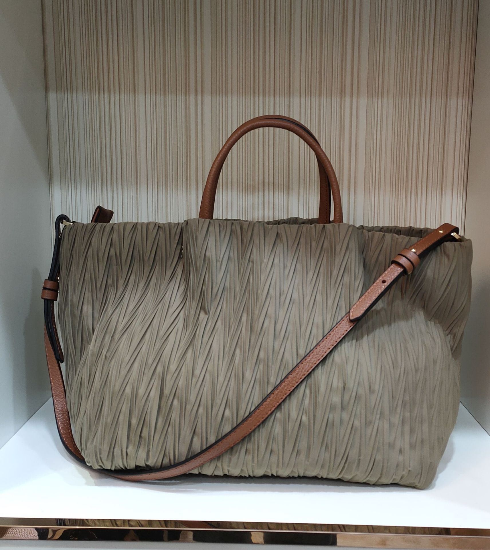 Bolso tote de nailon oversize para mujeres
