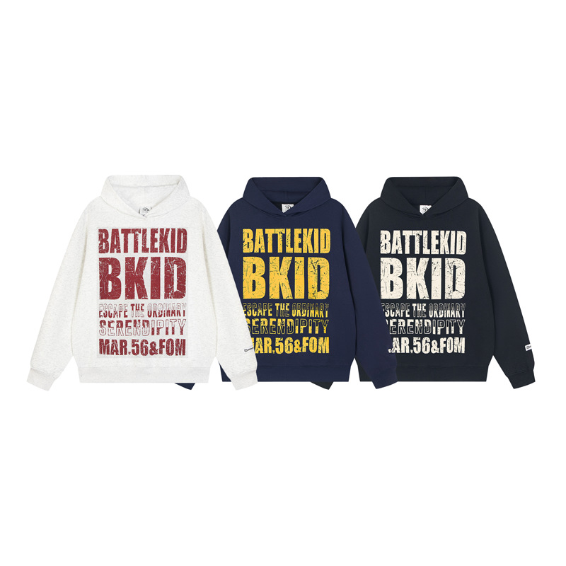 Sudadera con capucha de manga larga con tipografía urbana