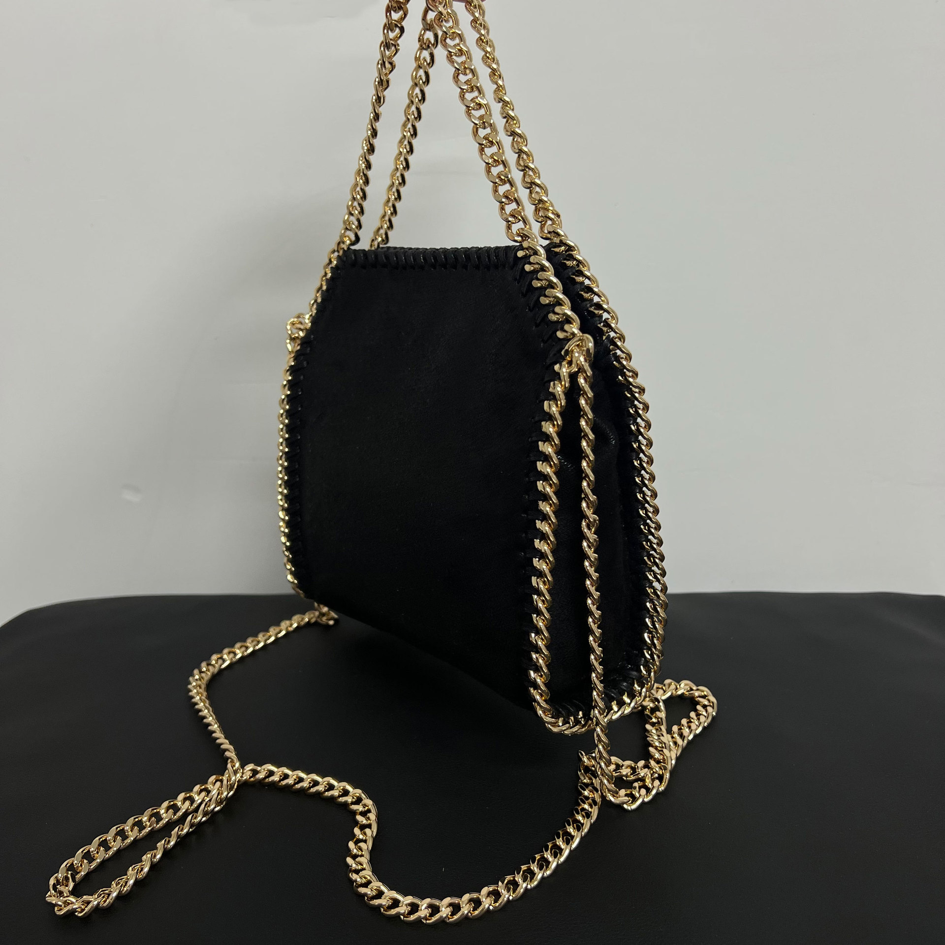 Bolso satchel para mujer con costura de diamante y eslabón