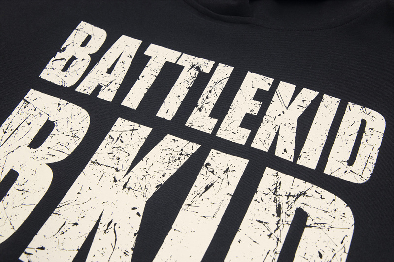 Sudadera con capucha de manga larga con tipografía urbana
