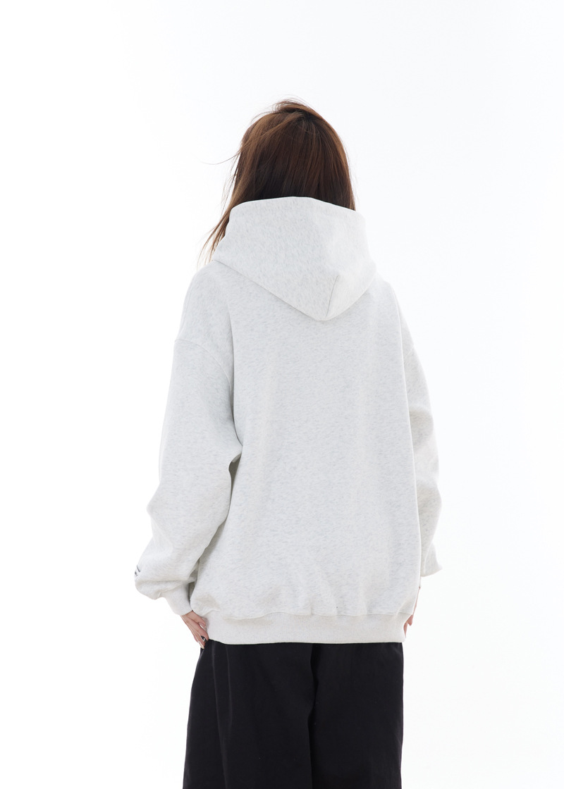 Sudadera con capucha de manga larga con tipografía urbana