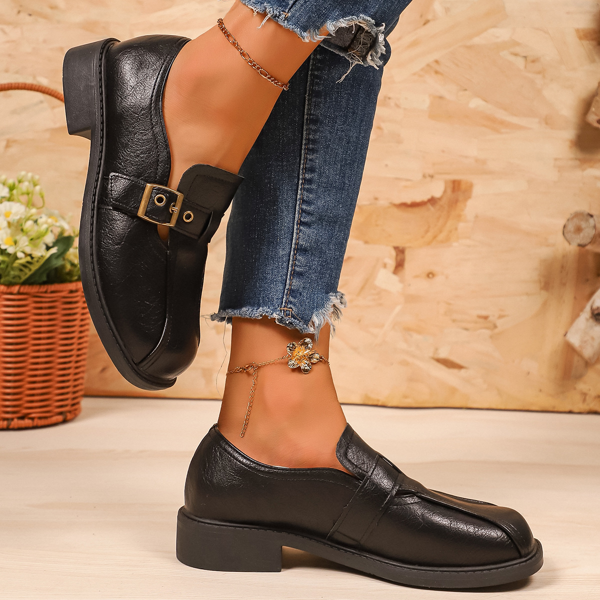 Low Heel Square Heel Loafers Women British Style Slip-On Round Toe Leather Shoes