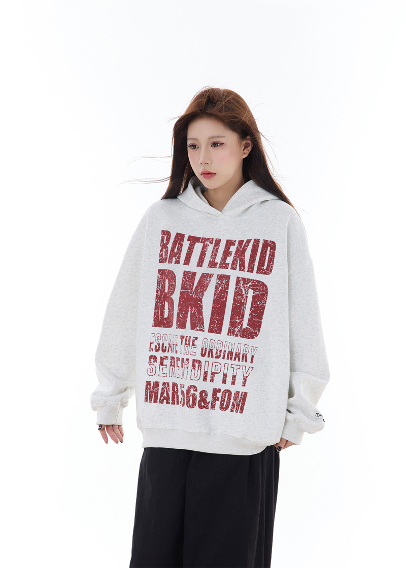 Sudadera con capucha de manga larga con tipografía urbana