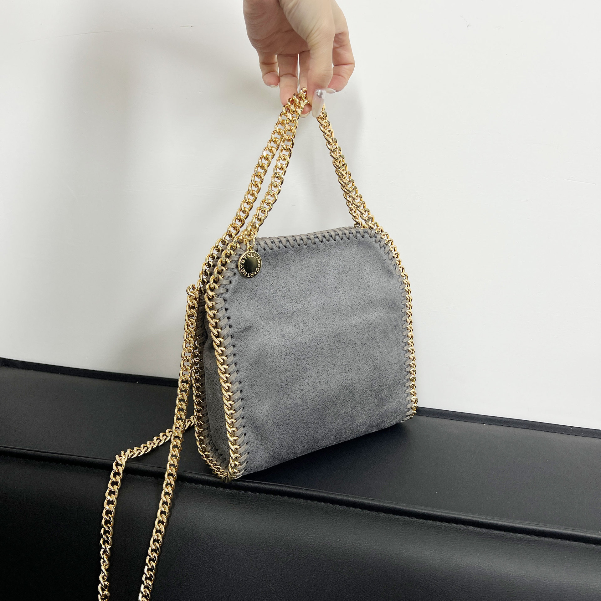 Bolso satchel para mujer con costura de diamante y eslabón