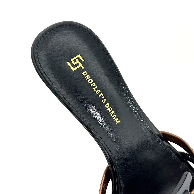 Mujeres slippers de noche de ajuste ancho con tacón stiletto y recortes