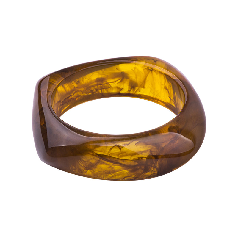 Pulsera para mujer retro multicolor de plástico gruesa con colgantes