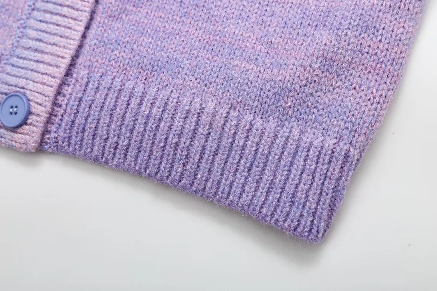 Damas cardigan holgado de otoño con escote profundo, botones frontales y diseño de remolinos