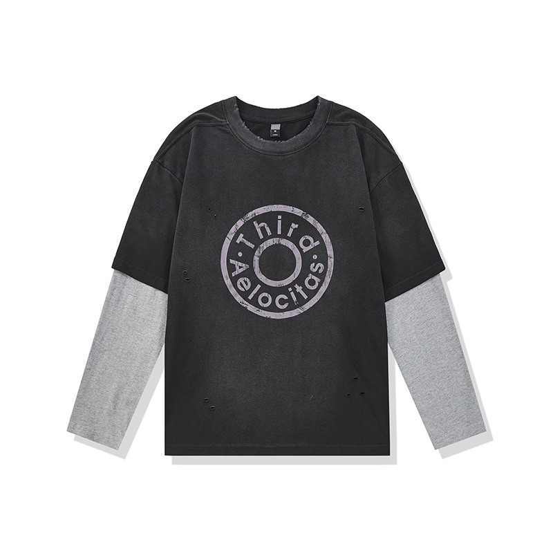 Camiseta oversized vintage de manga completa con gráfico desgarrado y capas superpuestas