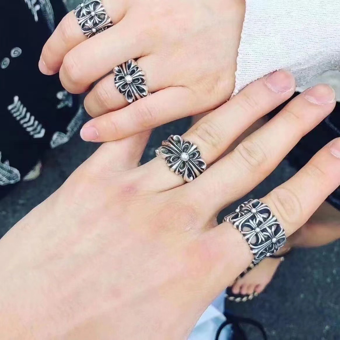 Anillo de crucifijo unisex