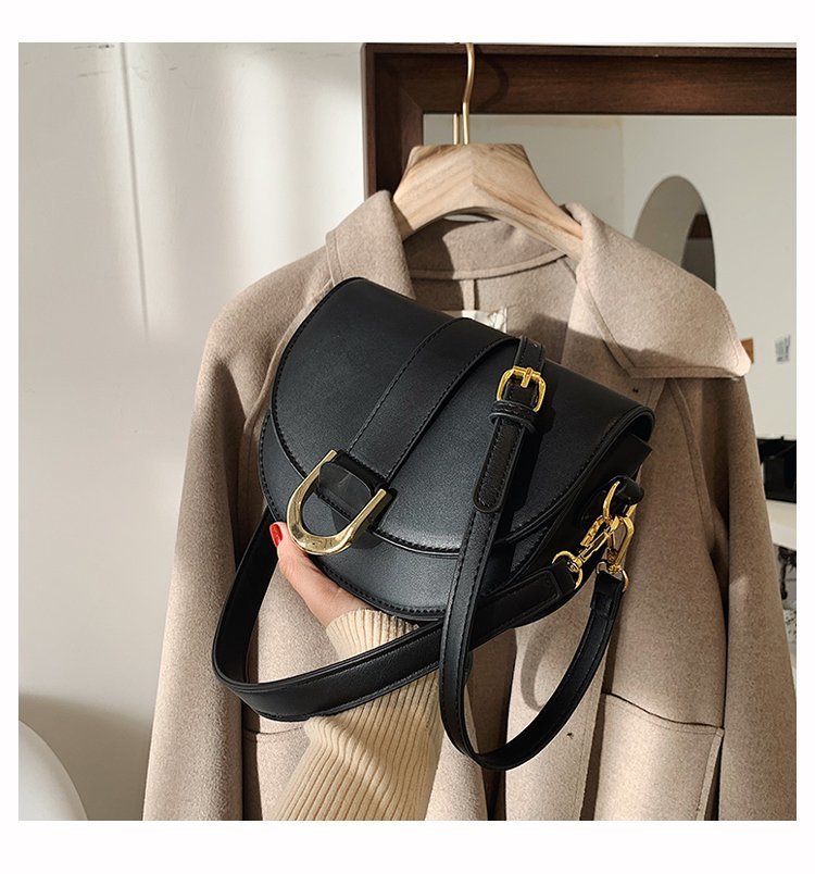 Mini bolso bandolera curvo de poliuretano