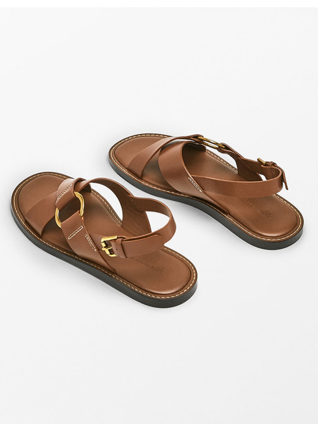 Sandalias envolventes de gladiador en microfibra oscura