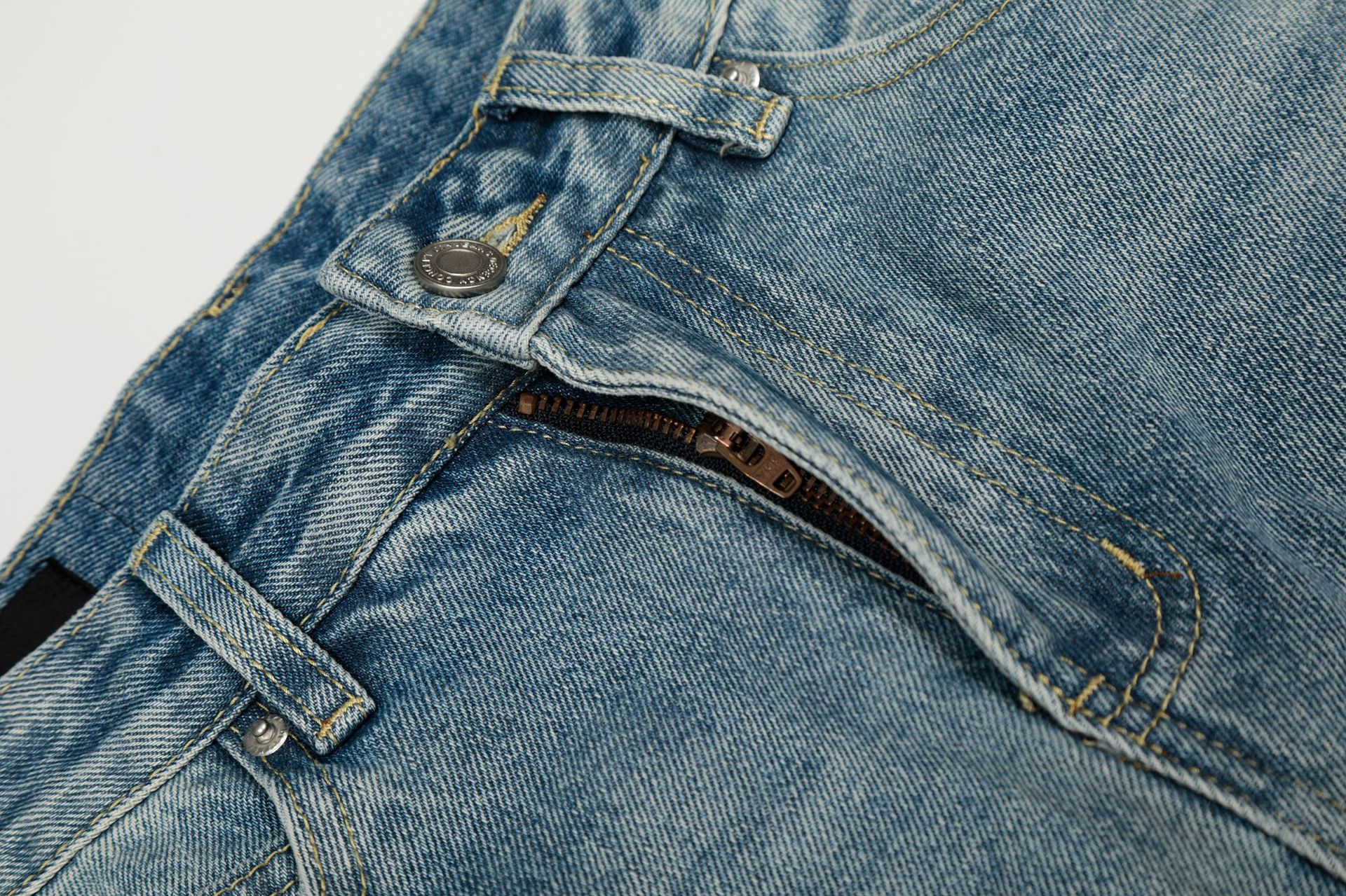 Pantalones vaqueros holgados retro de índigo lavado a la piedra con ribete de contraste