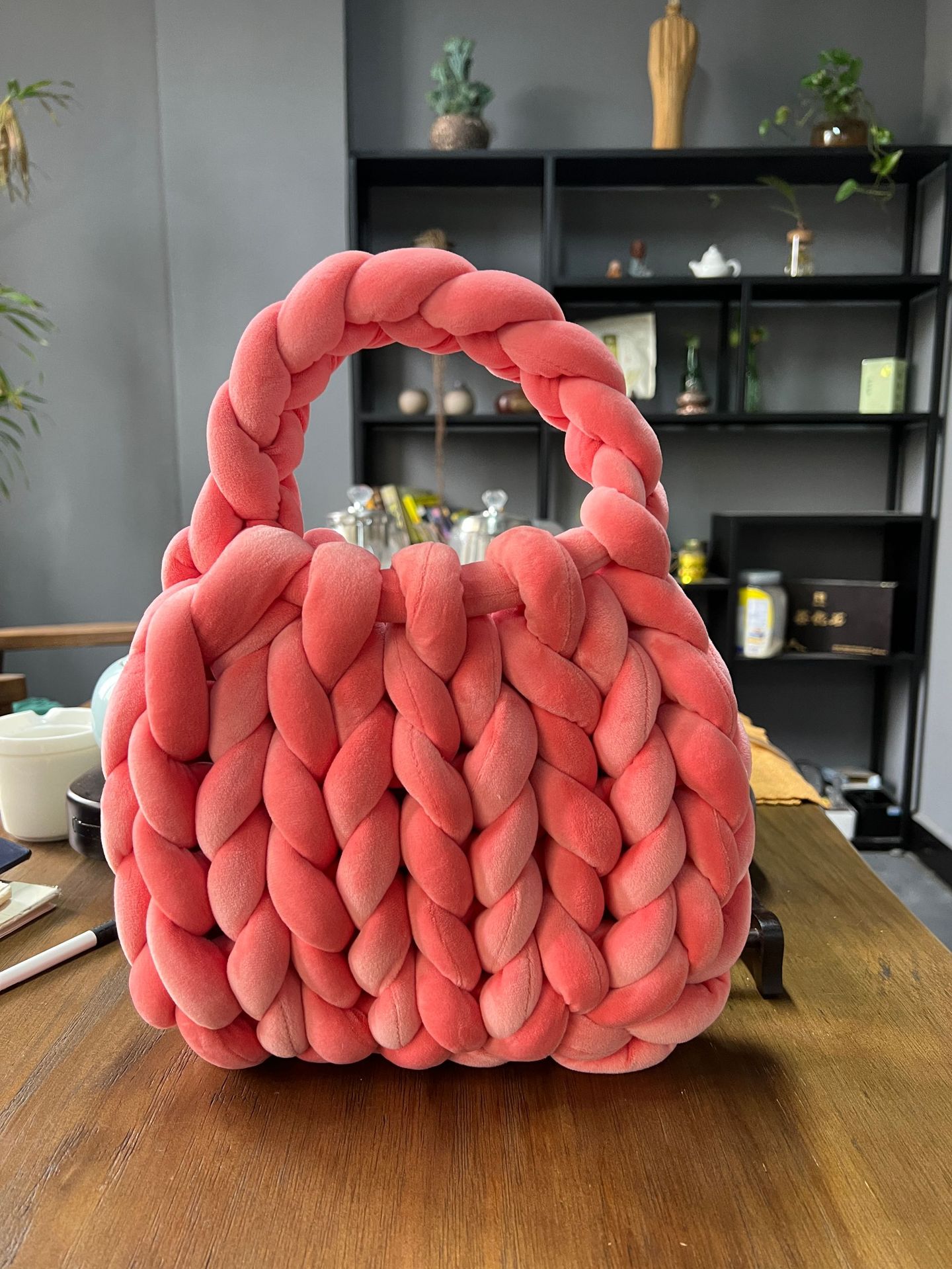 Bolso bandolera rectangular de terciopelo artesanal