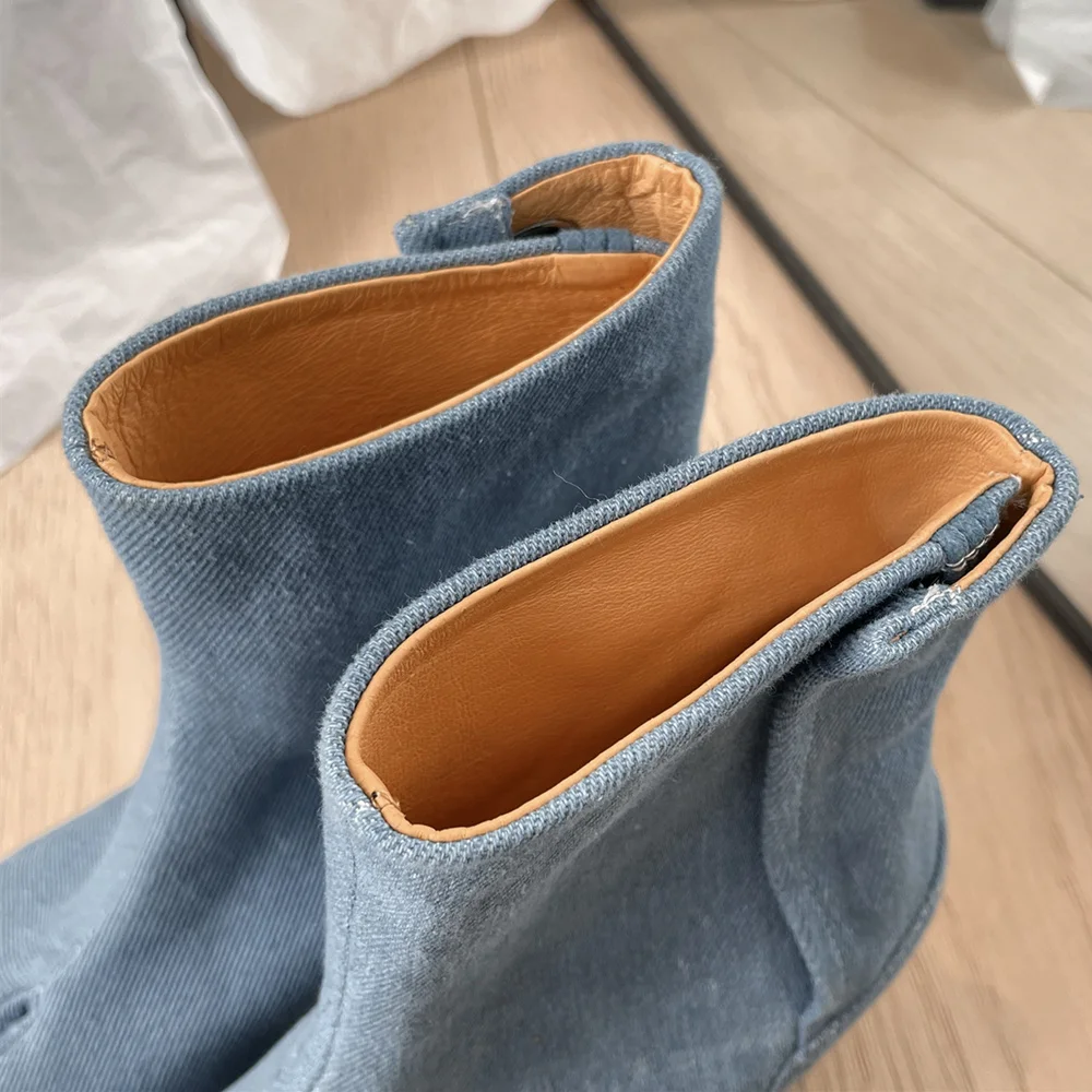 Botas clásicas de cuero de punta puntiaguda y tacón ancho