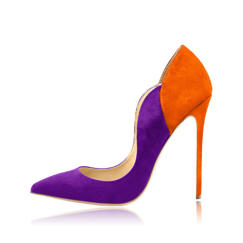 Zapato de tacón stiletto de ante bicolor con punta cónica