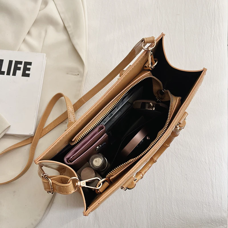 Bolso carryall de mujer de poliuretano con estampado de cocodrilo