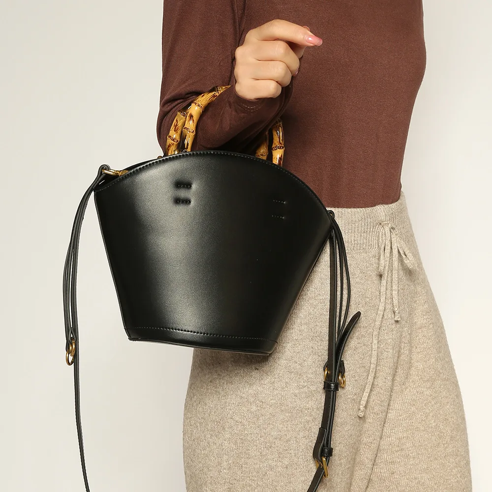 Bolso bandolera de mujer de mango de madera y cuerpo de barril de fibra Sufiber