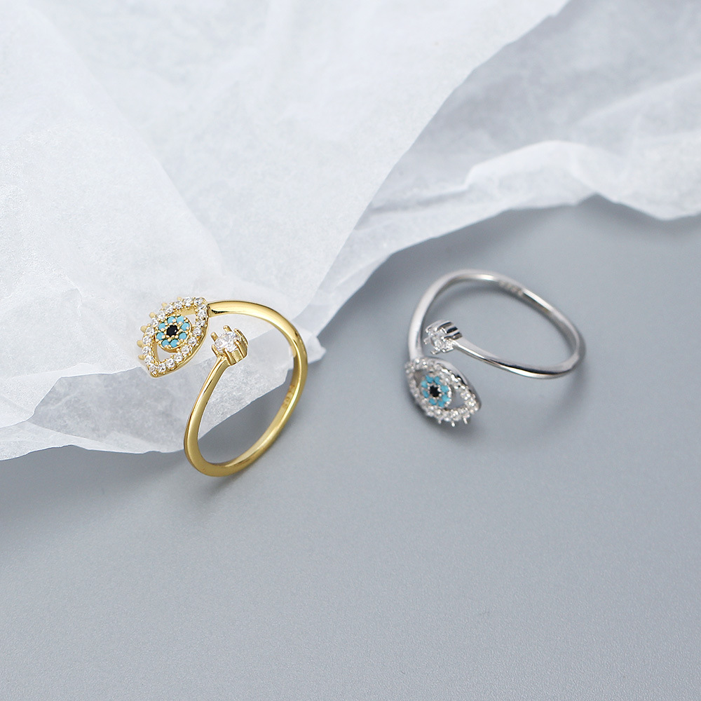 Anillo de plata esterlina artesanal para mujer con ojo nazar de cristal