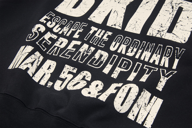 Sudadera con capucha de manga larga con tipografía urbana