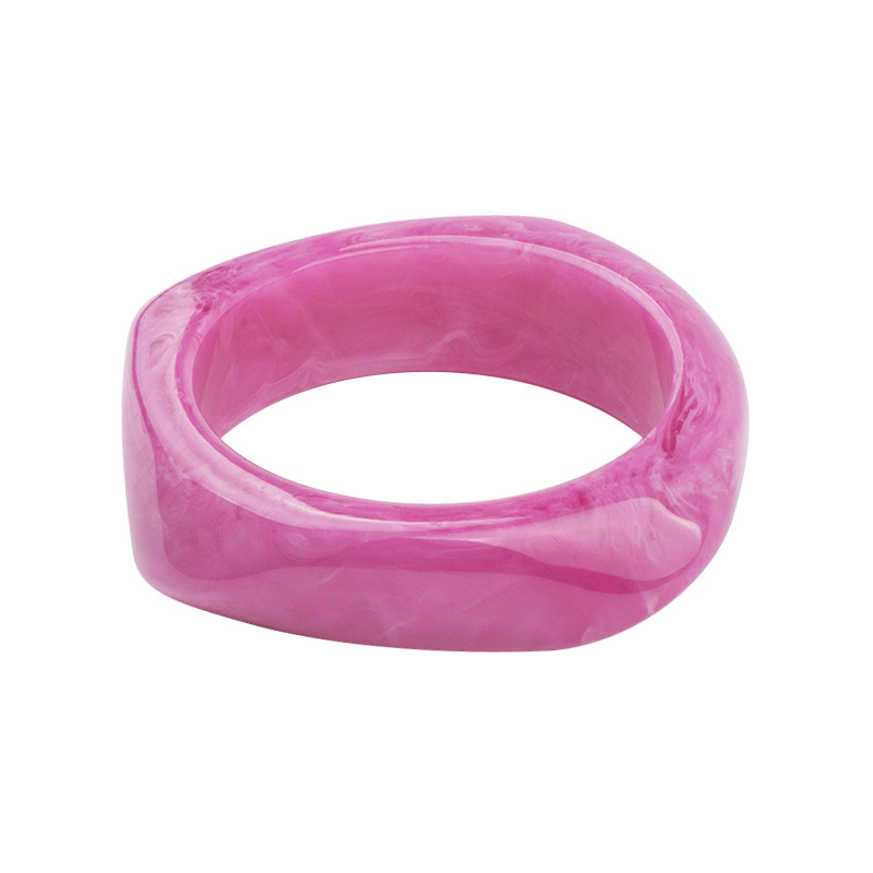 Pulsera para mujer retro multicolor de plástico gruesa con colgantes