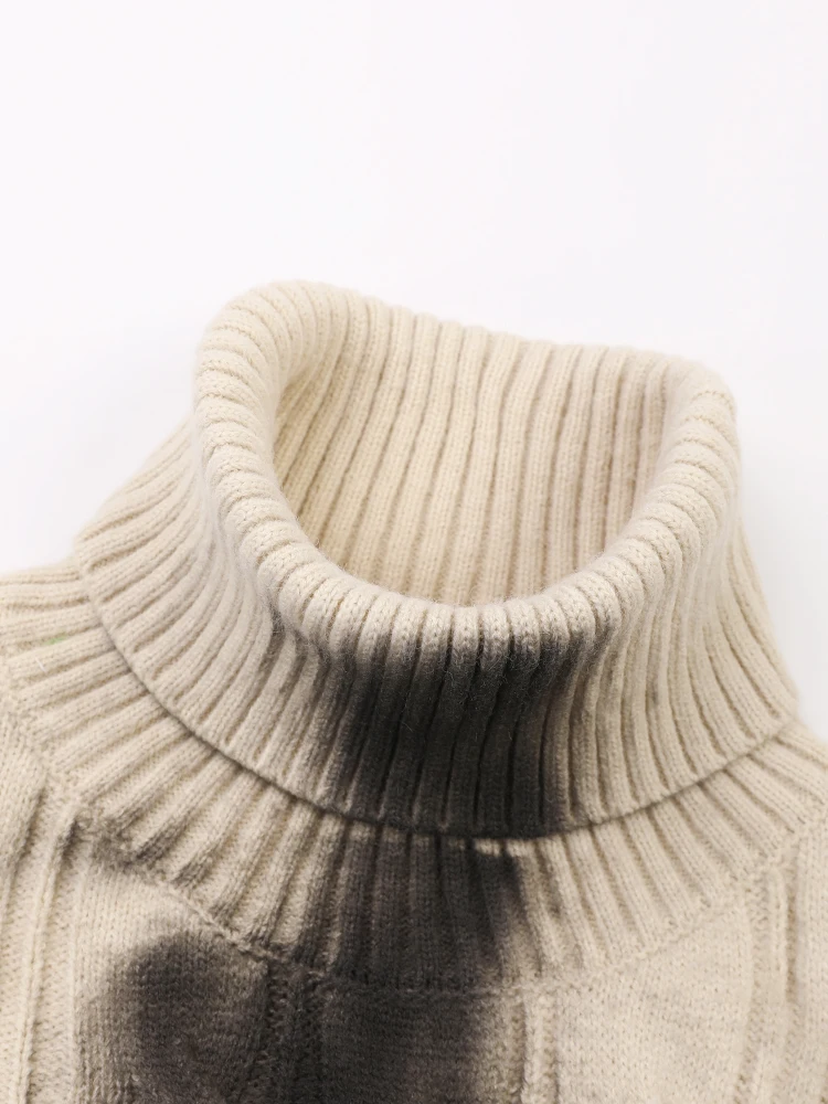 Mujeres suéter de cuello vuelto de punto grueso oversized con contraste degradado