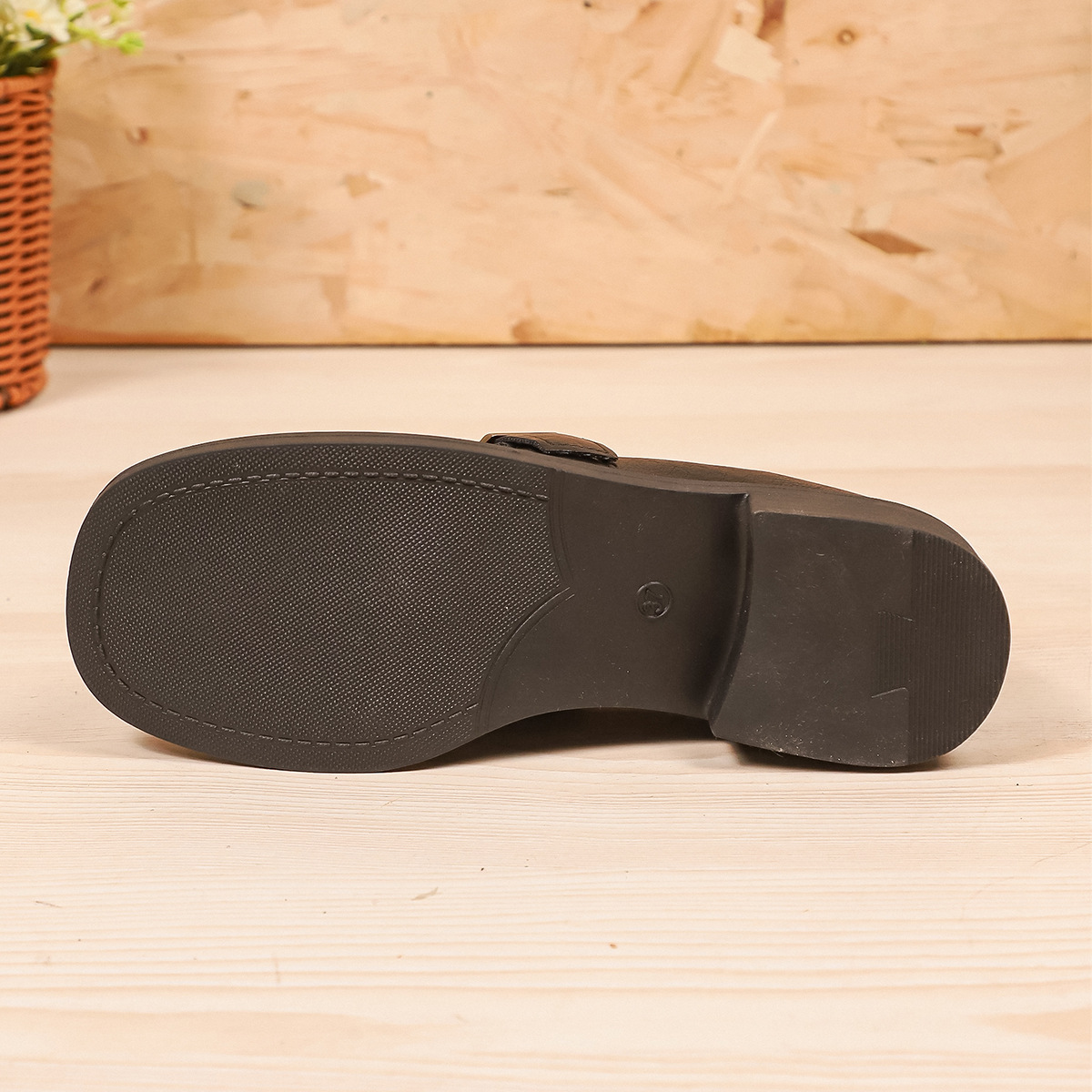 Low Heel Square Heel Loafers Women British Style Slip-On Round Toe Leather Shoes