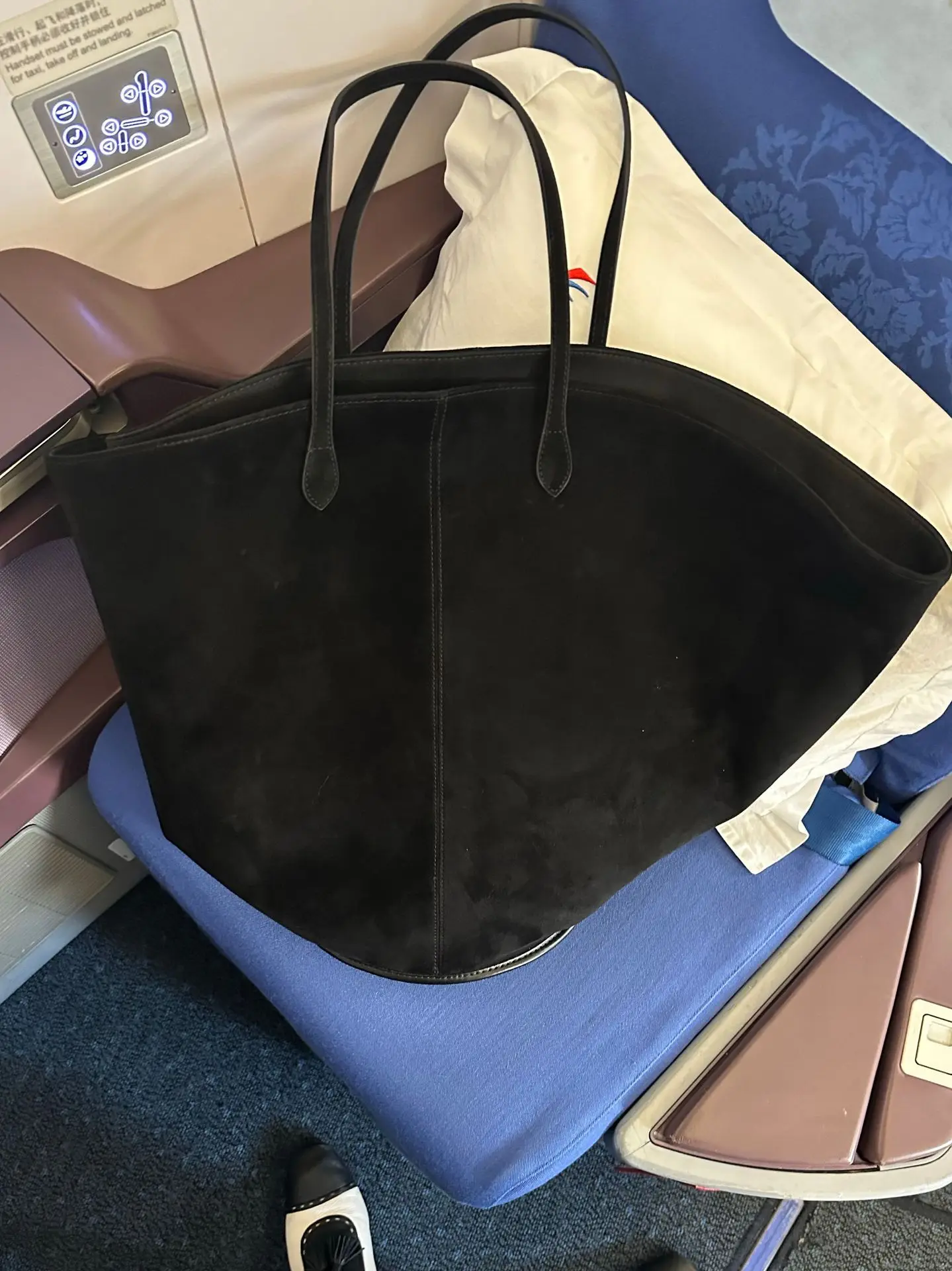 Espacioso bolso carryall de poliuretano mate