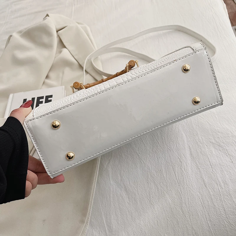 Bolso carryall de mujer de poliuretano con estampado de cocodrilo