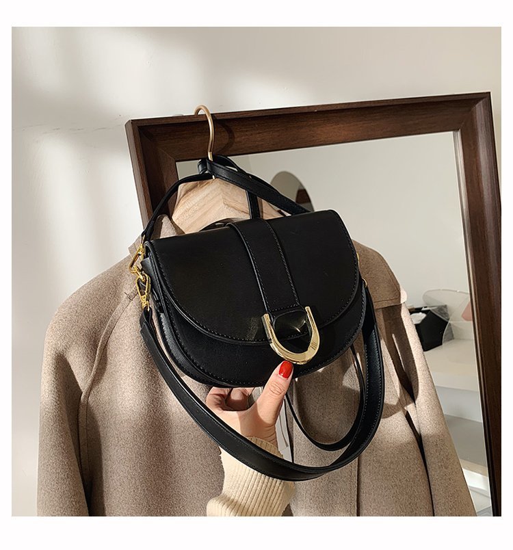 Mini bolso bandolera curvo de poliuretano