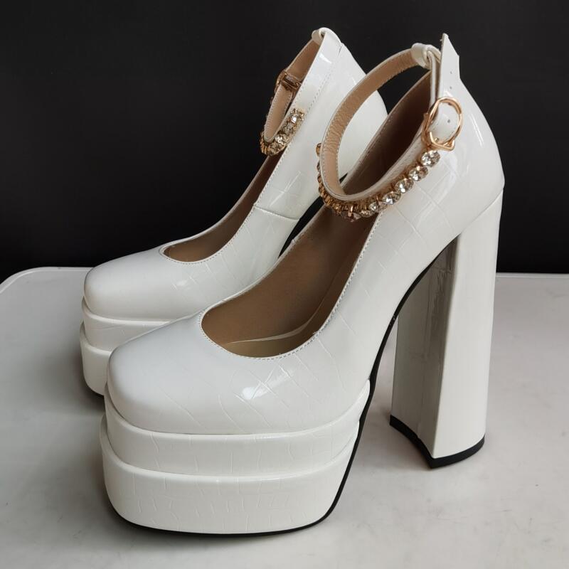 Tacones gruesos para señoras con cristales y estampado de reptil en verde oliva oscuro