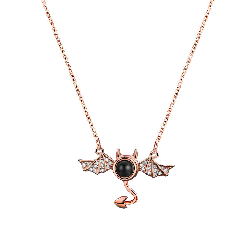 Collar de Plata Multilingüe Romántico