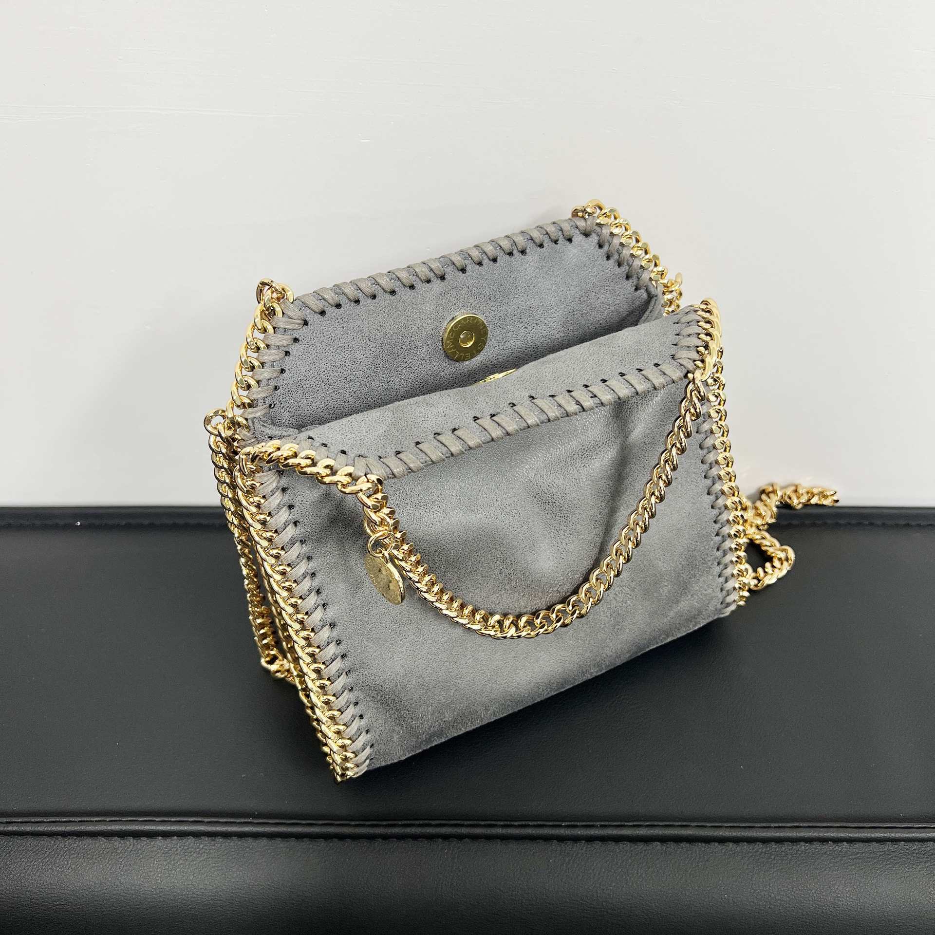 Bolso satchel para mujer con costura de diamante y eslabón