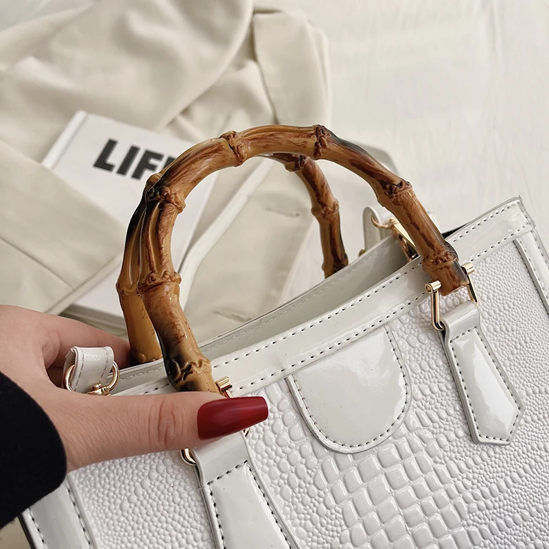 Bolso carryall de mujer de poliuretano con estampado de cocodrilo