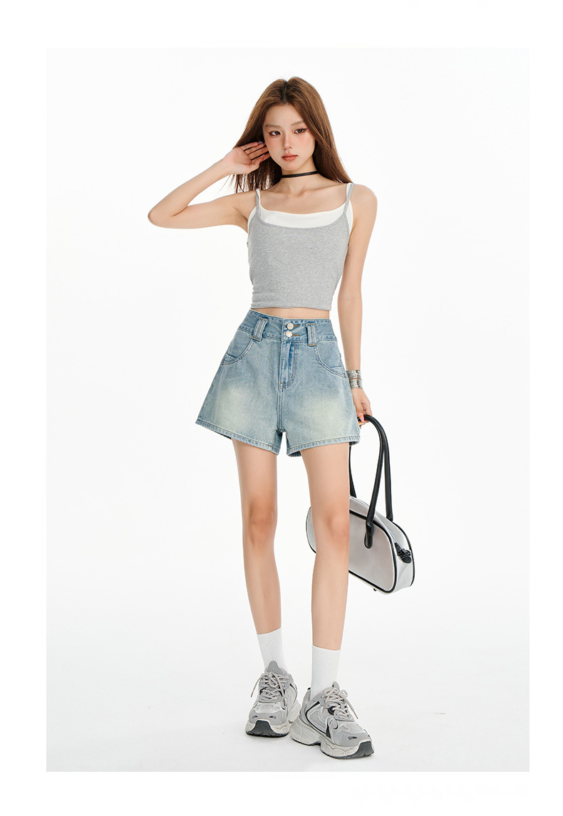 Shorts de cintura elevada minimalistas acampanados