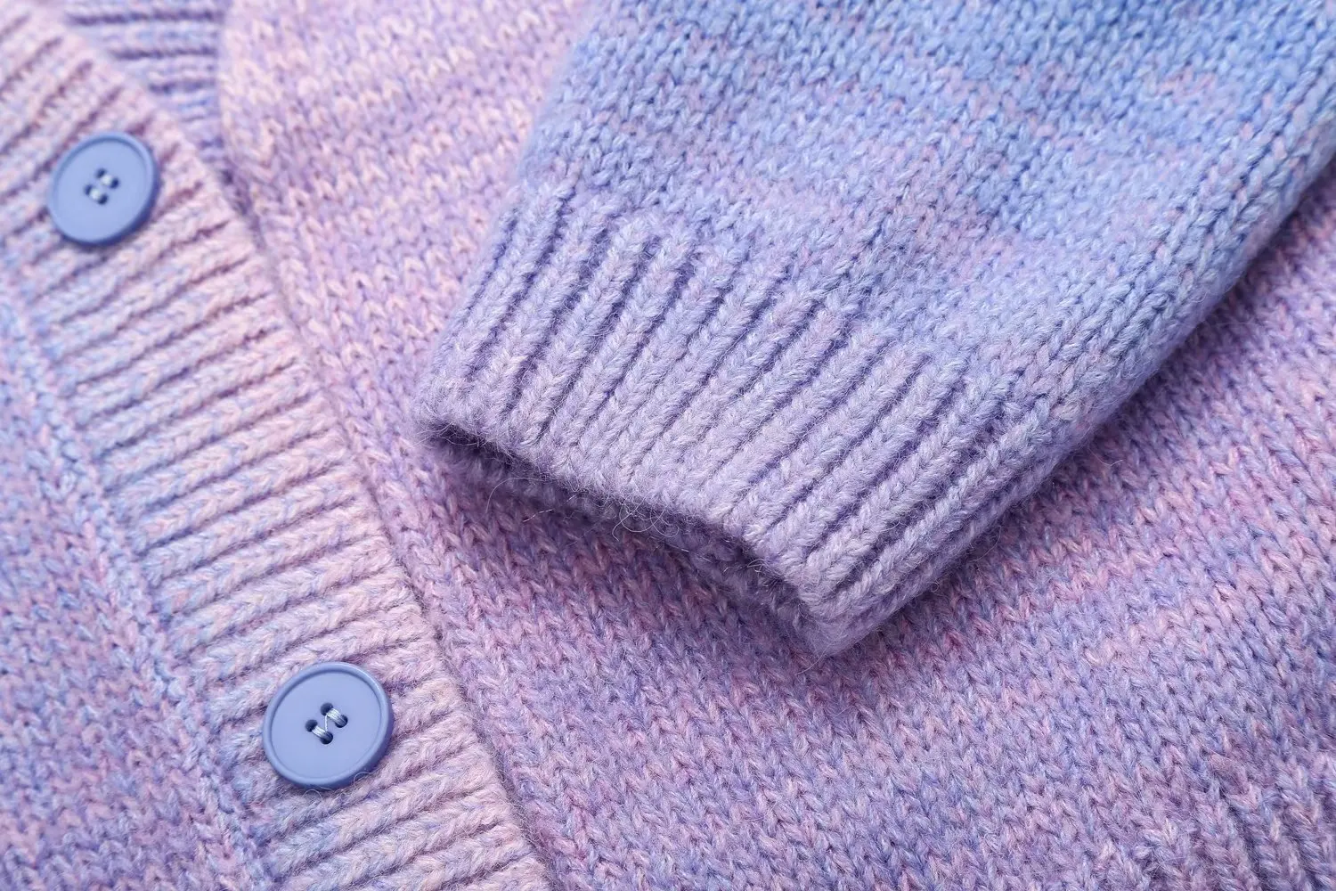 Damas cardigan holgado de otoño con escote profundo, botones frontales y diseño de remolinos
