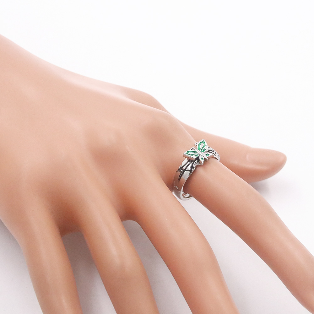 Anillo de aleación de naturaleza alada