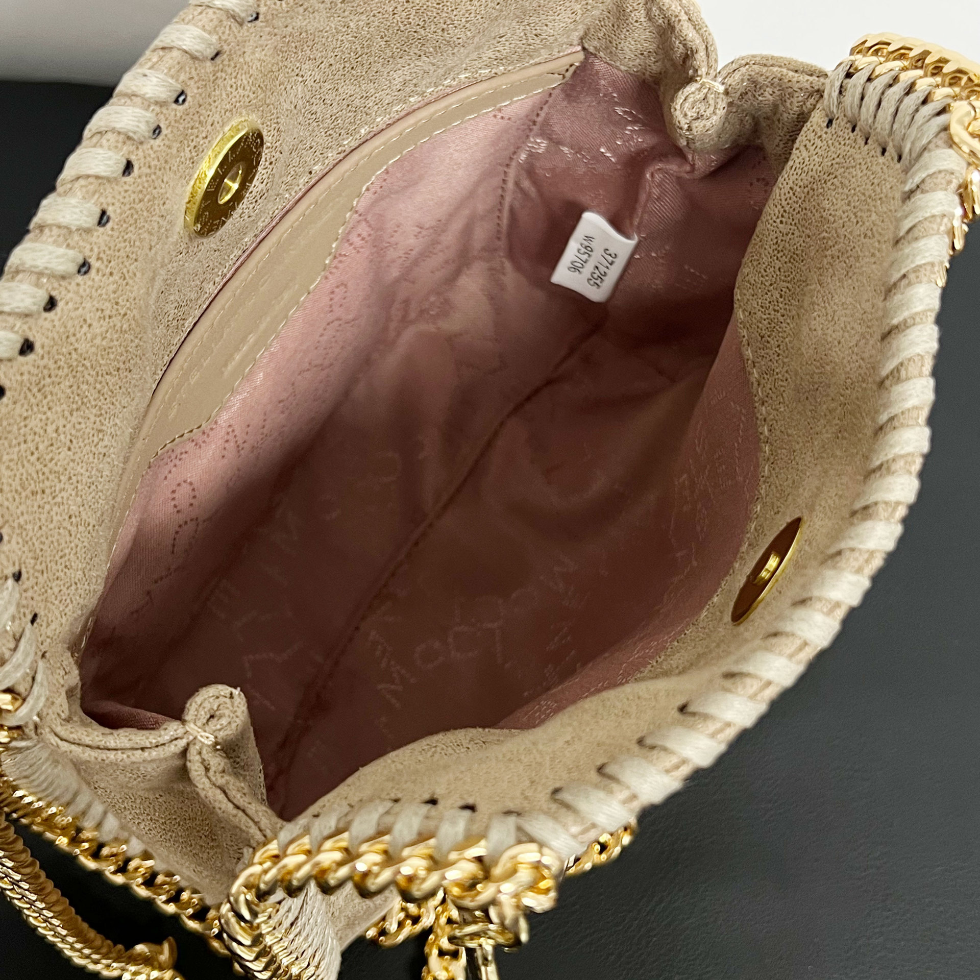 Bolso satchel para mujer con costura de diamante y eslabón