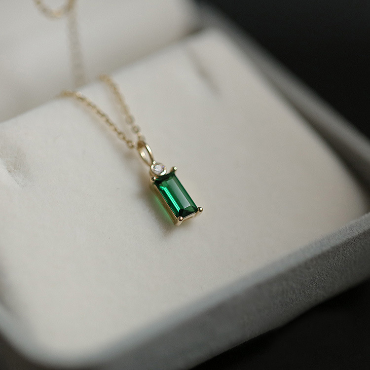 Collar de barra forestal de zirconia cúbica para mujer
