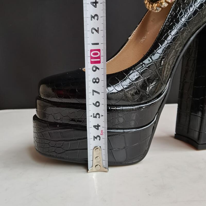 Tacones gruesos para señoras con cristales y estampado de reptil en verde oliva oscuro