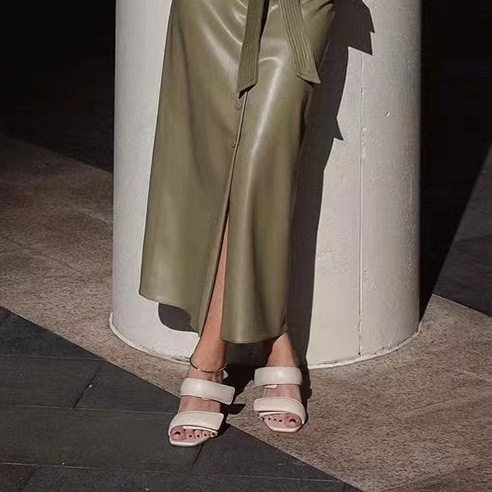 Stone patterned square toe irregular heel high heel slippers with a straight line and one foot kick